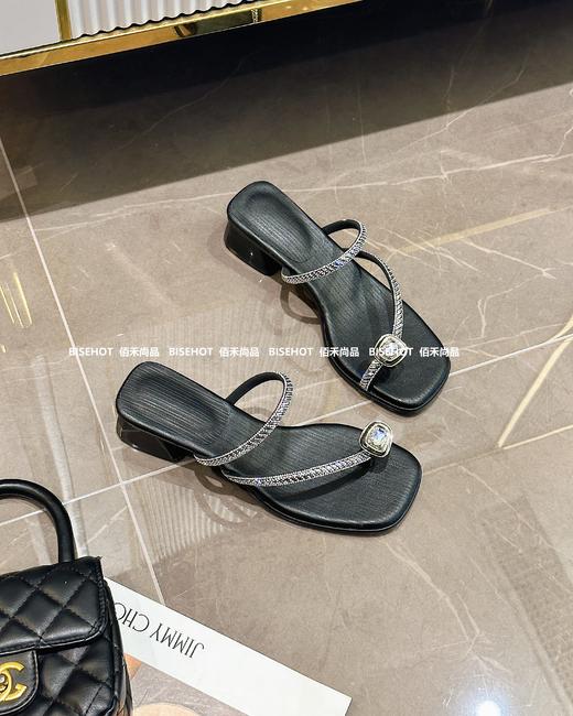 新品百搭钻扣粗跟百搭女拖鞋798B42600（W） 商品图7