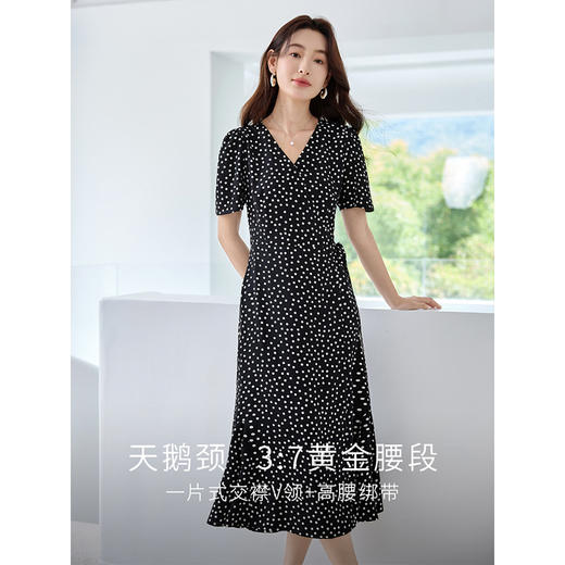 【专属特价】熙世界法式复古波点V领连衣裙夏季垂感气质优雅雪纺茶歇裙长裙 商品图2