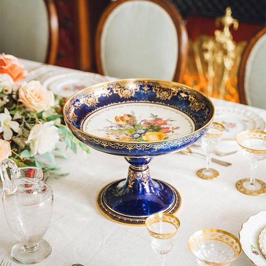 【已售】独角鹿西洋古董1873年代法国出品闪电蓝釉描金彩绘花卉主题果樽 商品图1