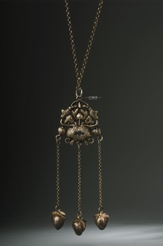 清代·双面一揽富贵老银吊坠 商品图2