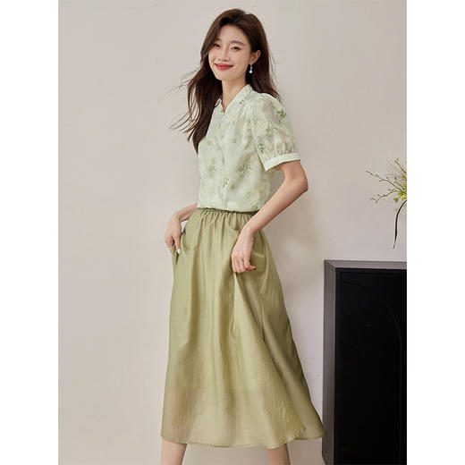 【专属特价】熙世界2025夏季新款水墨绿印花国风衬衫短袖盘扣立领新中式上衣 商品图2