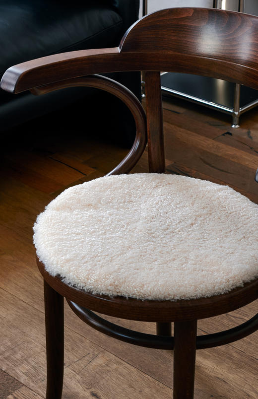 伽罗 JALO 加厚澳大利亚羔羊皮圆坐垫 商品图0