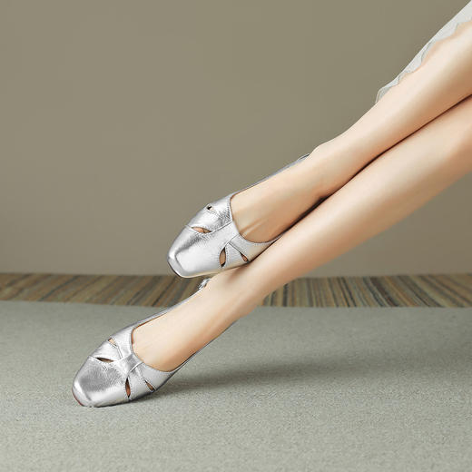 品质好货|Safiya/索菲娅2024新品夏季后空羊皮法式低跟凉鞋 SF42114728 商品图1