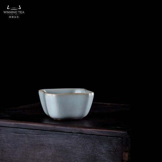 问鼎汝瓷鼎峰系列月白紫金釉经典款四方杯 商品图0