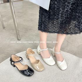 新品漆皮圆头百搭休闲女鞋829B42521（W）