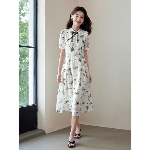 【专属特价】熙世界2025夏装新款中式墨竹碎花亚麻连衣裙高级感复古国风裙子 商品图3