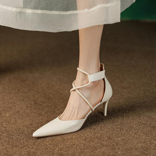 【预售5天】夏季新款法式性感交叉带真皮高跟鞋女杏色尖头罗马包头凉鞋女MCC&C8166 商品图0