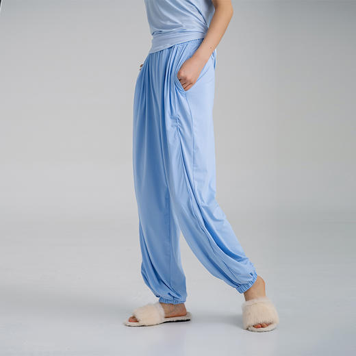 凉感爽滑面料 UPF50+防晒宽松束脚裤 垂感飘逸 遮肉显瘦长裤 商品图0