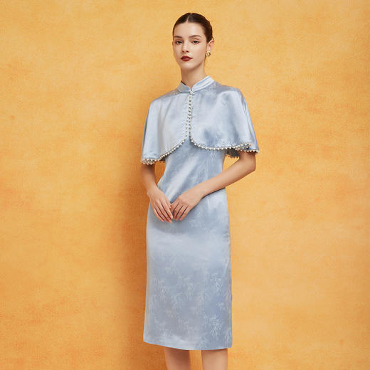 PF8E9斯尔丽2024新款改良旗袍式披肩醋酸提花料精致烫钻工艺优雅连衣裙 商品图2