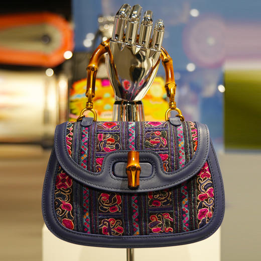 深山集市·蓝色盘线绣蓝色骨节包 商品图0