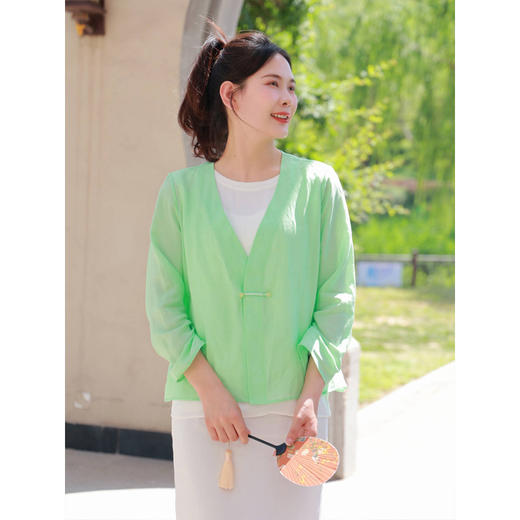 【抖音专属】V领小衫（24710398欧碧） 商品图3