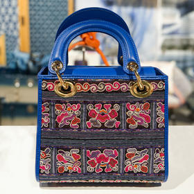 深山集市·蓝色盘线绣方形包HY05030135