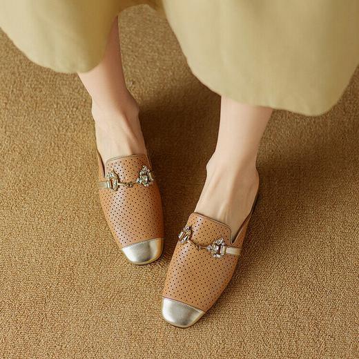 【预售5天】2024新款牛皮拼色金属扣粗跟水钻包头后空凉鞋女ASZ&C508 商品图4