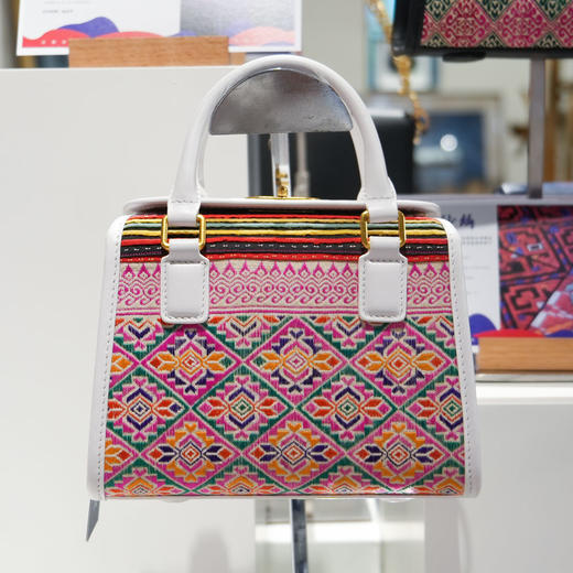 深山集市·数纱绣手提包 商品图2