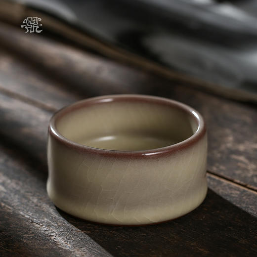 问鼎哥窑致巧款精工照月杯 商品图0