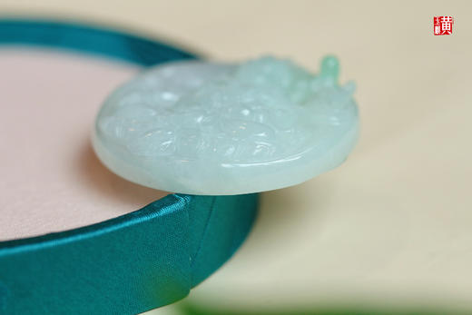 天然翡翠【黄财神】吊坠  配精美挂绳 商品图3