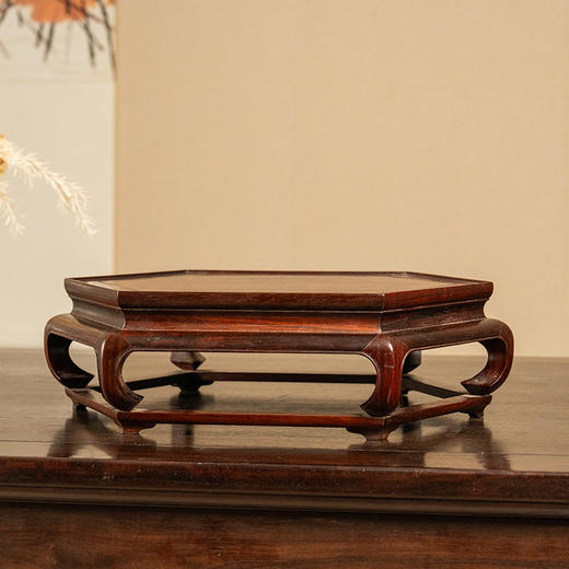 二十世纪 红木彭牙鼓腿带拖泥六角器座 商品图0