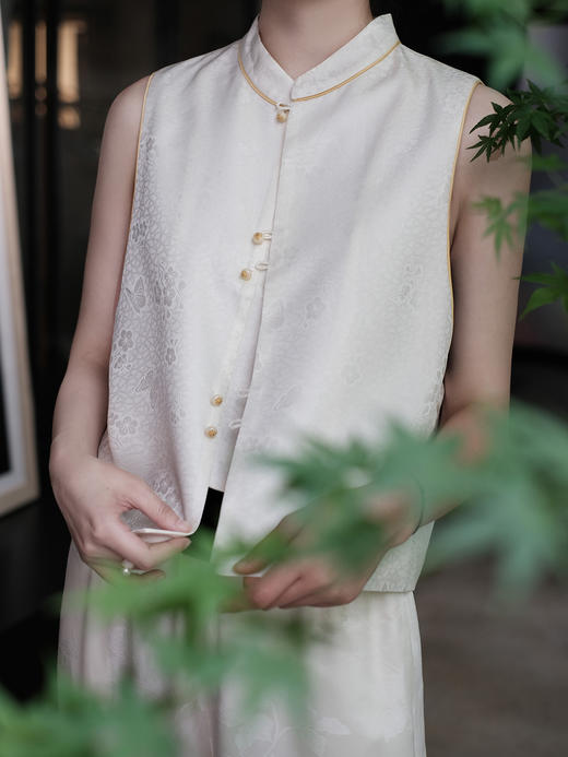 盛唐婧 |真丝花罗芳蝶对襟马甲-白色 商品图6