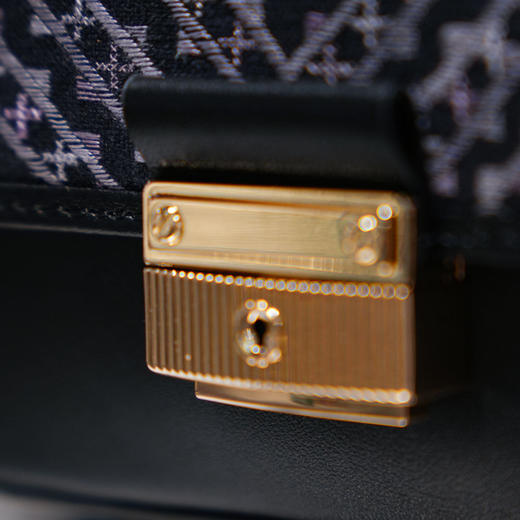 深山集市·灰色数纱绣横版包包 商品图1