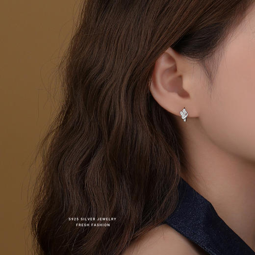 【结爱】S925银打结交错爱心锆石耳饰【YXS-E3979】 商品图1