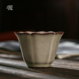 问鼎哥窑致巧款宛芳杯