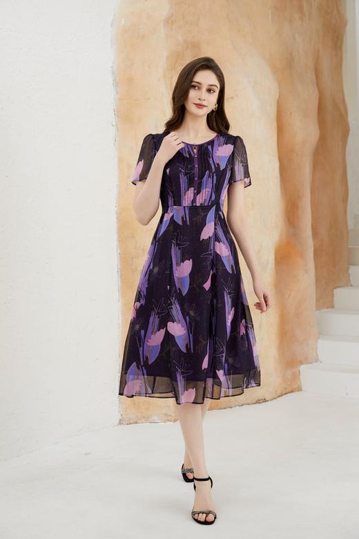 HJ1S83_紫薄汗色_连衣裙_四季_名媛风圆领半开襟网纱透视花卉印花短袖收腰显瘦中长裙_高级女装_BERNIEELEN 伯妮斯茵 商品图1