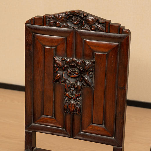 民国 红木花卉纹活屉靠背椅成堂（一堂四只） 商品图2