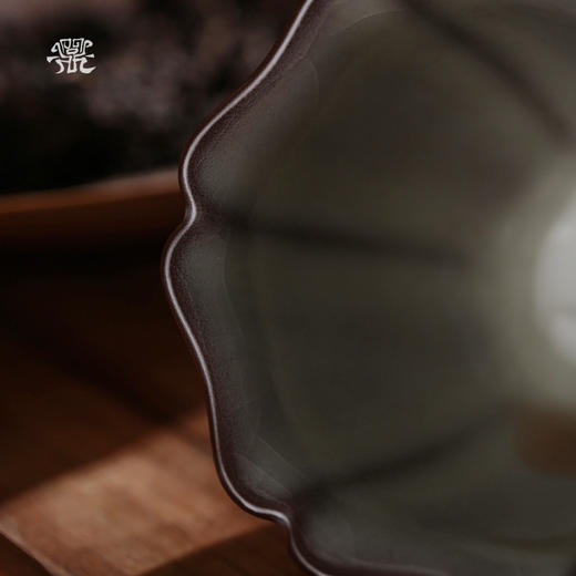 问鼎哥窑致巧款冰棱杯 商品图3