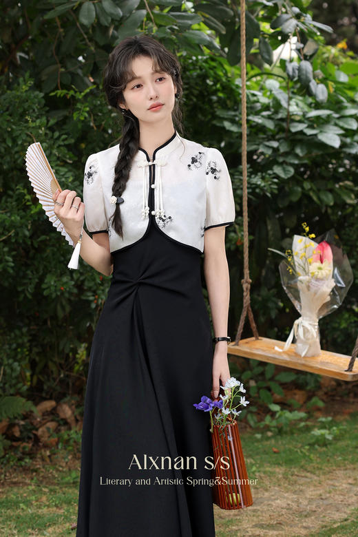 鹿向南《清秋一梦》早春茶歇新中式吊带裙 L35028 商品图5