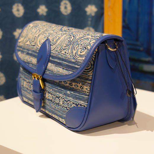 深山集市·蜡染蓝色单肩包 商品图3