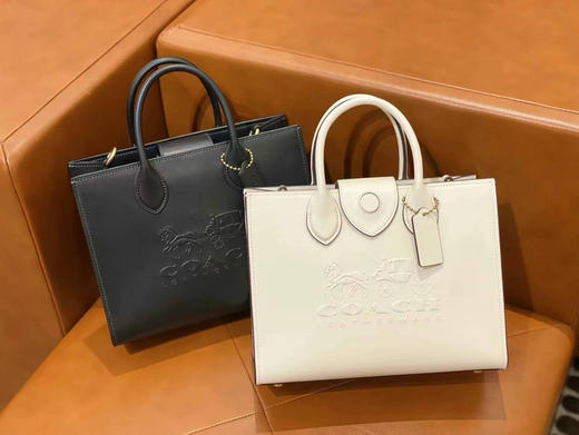 ￥2599🇺🇸直邮，coach专柜3🈷️新款Ace tote26托特包，全皮浮雕马车logo，配logo宽肩带，手拎单肩斜挎都可以时尚百搭 商品图0