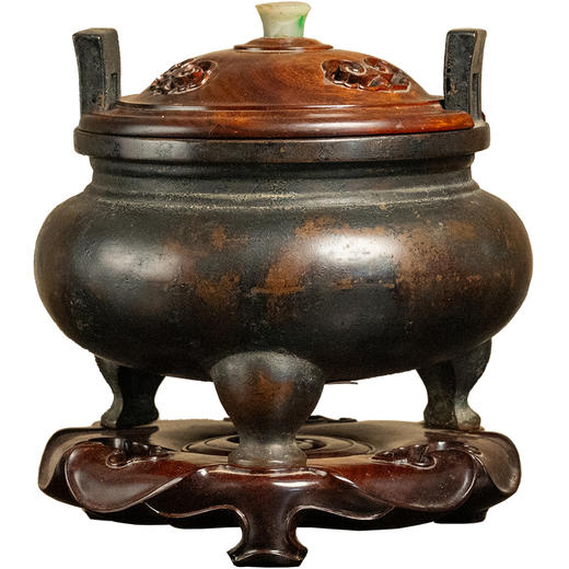 清 铜方耳三足鼎式炉（红木盖座） 商品图5