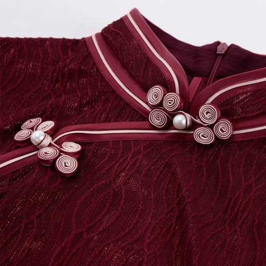 PF8G7斯尔丽2024新款旗开得胜新中式国风蕾丝立领盘扣修身中长连衣裙 商品图4