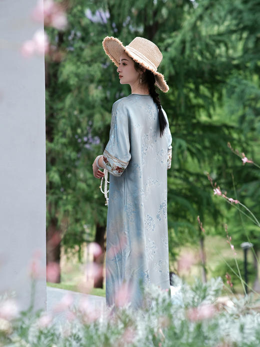 下架|盛唐婧 |提花真丝缎国色天香连衣裙-蓝色 商品图3