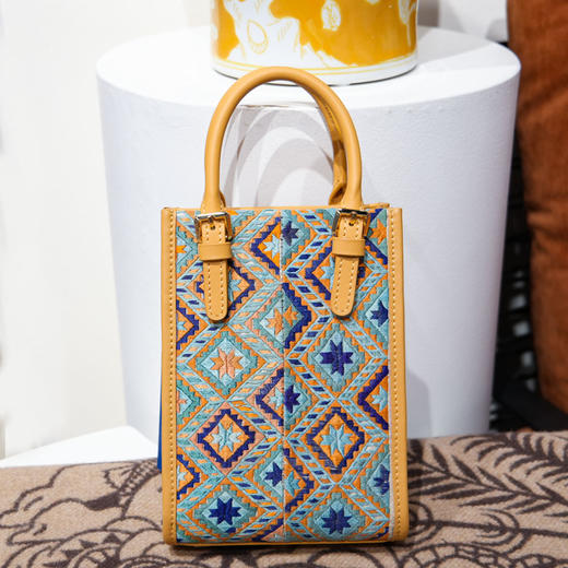 深山集市·八角星纹竖版小包橙绿色 商品图0