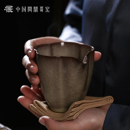 问鼎哥窑致巧款桃溪公杯 商品图1