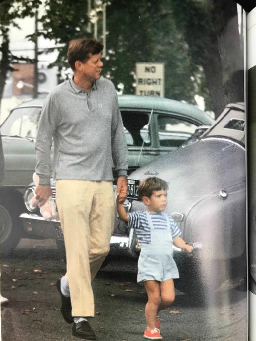 短暂的闪光时刻：缅怀肯尼迪 约百幅插图 精装16开 商品图8