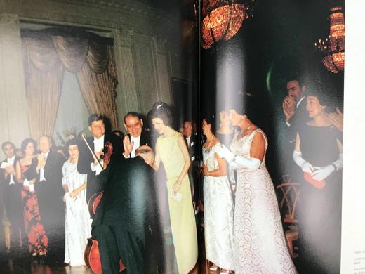 短暂的闪光时刻：缅怀肯尼迪 约百幅插图 精装16开 商品图10