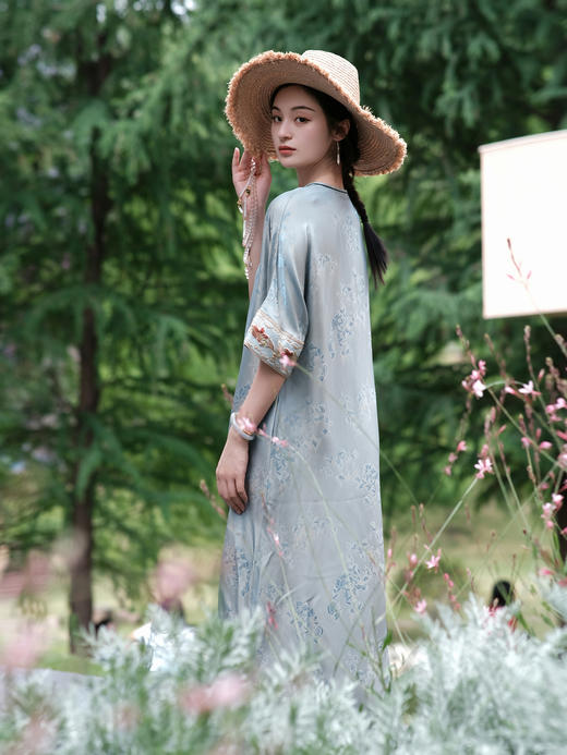 下架|盛唐婧 |提花真丝缎国色天香连衣裙-蓝色 商品图1