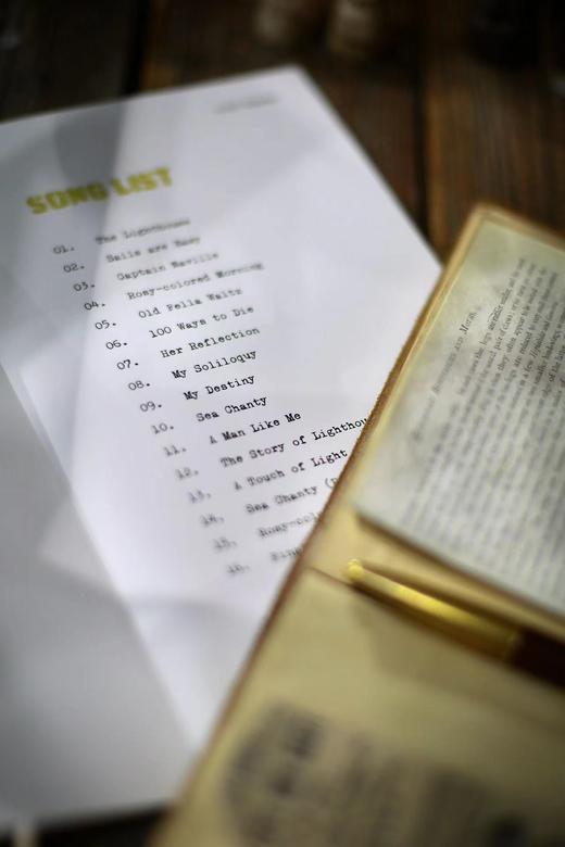 《灯塔》歌词本（中文版/英文版） 商品图3