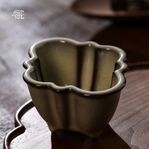 问鼎哥窑致巧款嘉吉杯 商品图0
