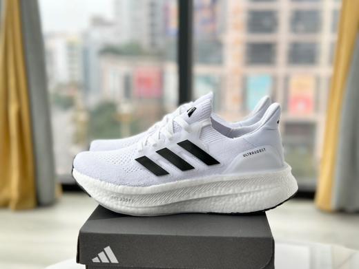 点此购买 阿迪Ultra Boost Light 10代爆米花轻弹系列男女款缓震慢跑鞋 98 290094 商品图9