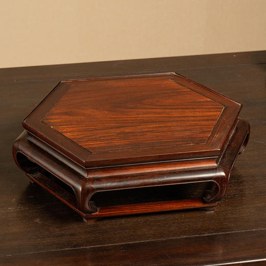 二十世纪 红木彭牙鼓腿带拖泥六角器座 商品图2