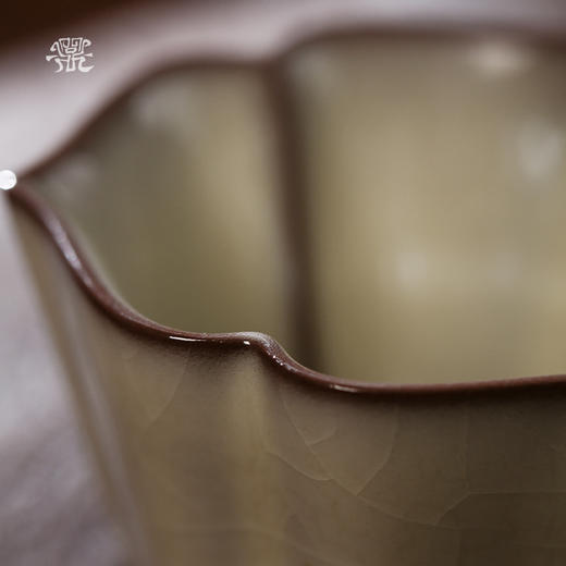 问鼎哥窑致巧款葵堇杯 商品图2