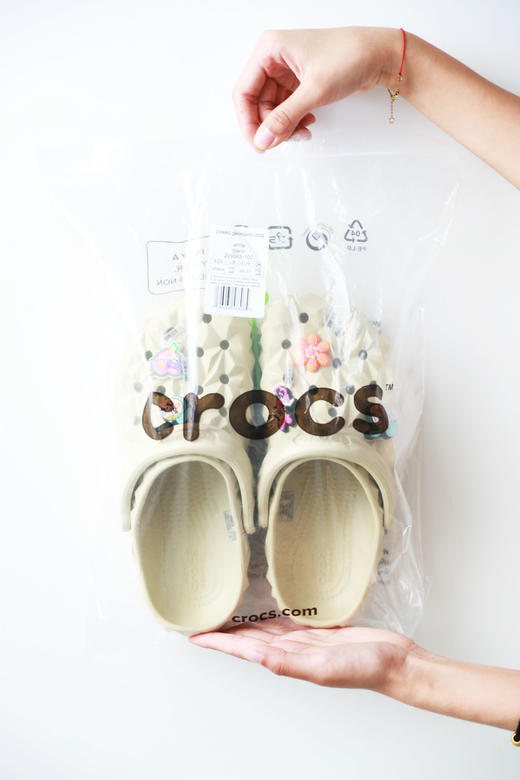 你好榴莲君，把夏天穿在脚上。599元一双の软底榴莲洞洞鞋A053168 商品图14