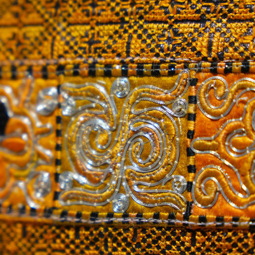 深山集市·棕色盘银方款手提包 商品图1