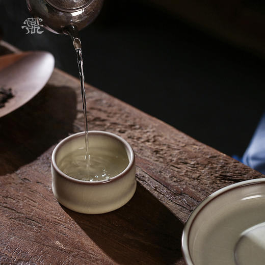 问鼎哥窑致巧款精工照月杯 商品图2