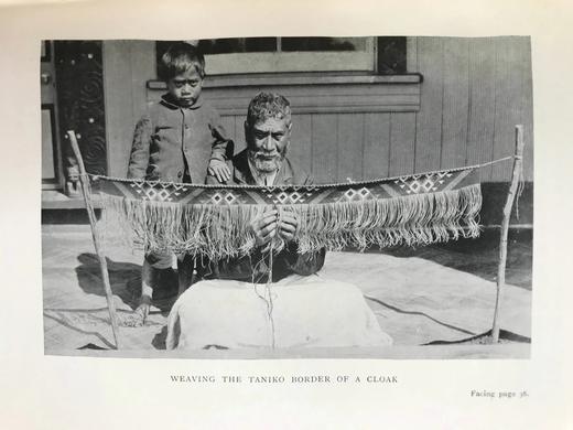 1924年 与毛利人一起的一年：他们的艺术与习俗研究 数十幅插图 漆布精装18开 商品图11