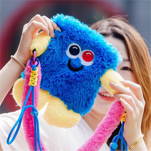 咔哒心系列毛绒斜挎包 商品图1