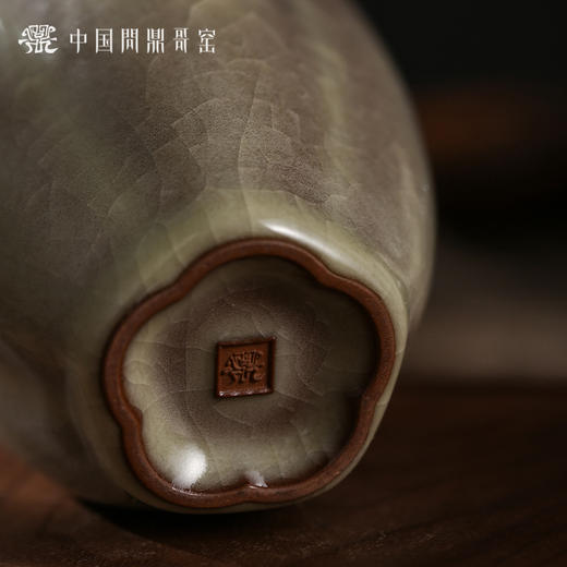 问鼎哥窑致巧款桃溪公杯 商品图4